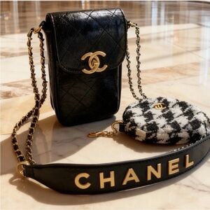 CHANEL BEAUTY Smartphone Shoulder
Pouch & Coin Case Rare Exclusive Gift NIB